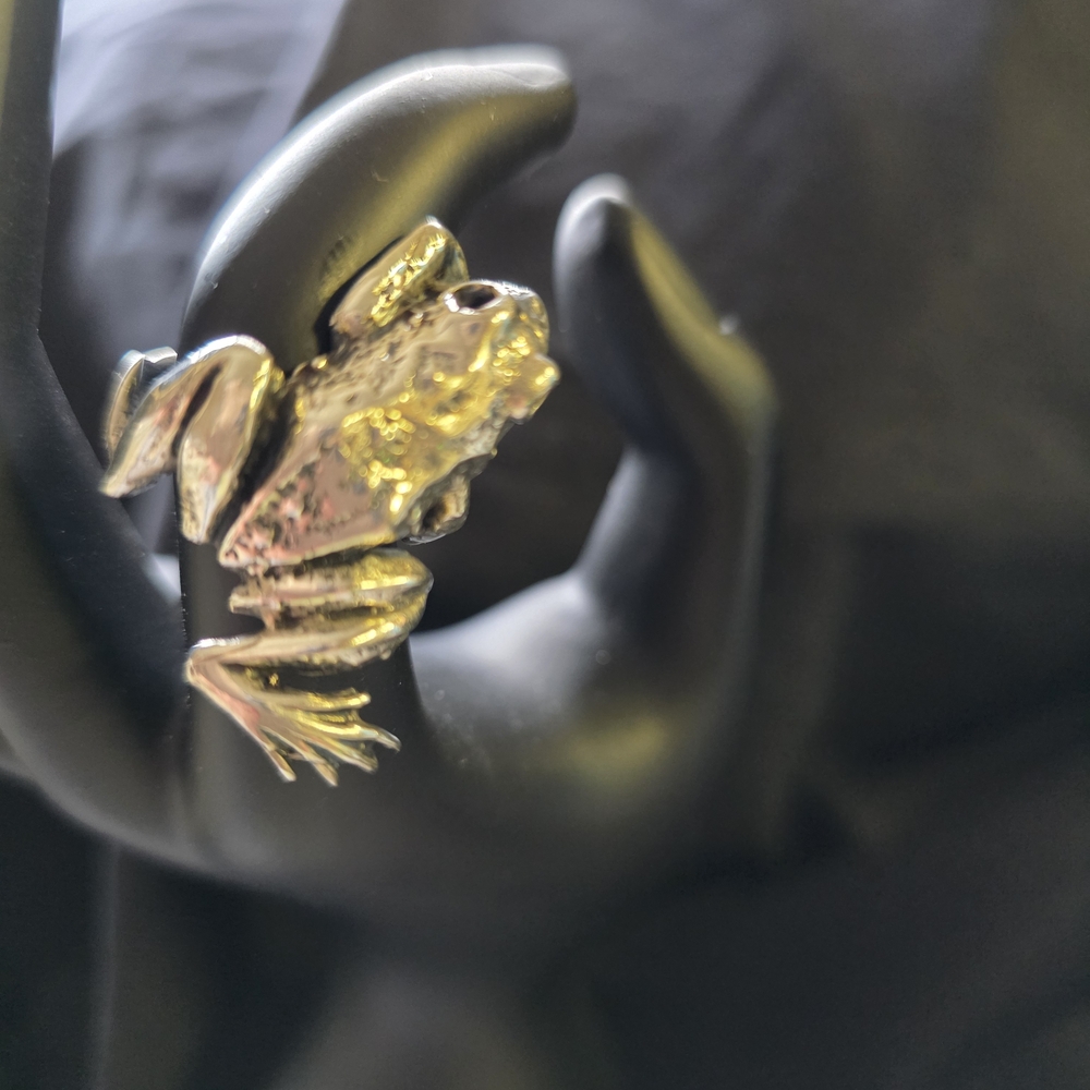 Silver Coqui Frog  Ring